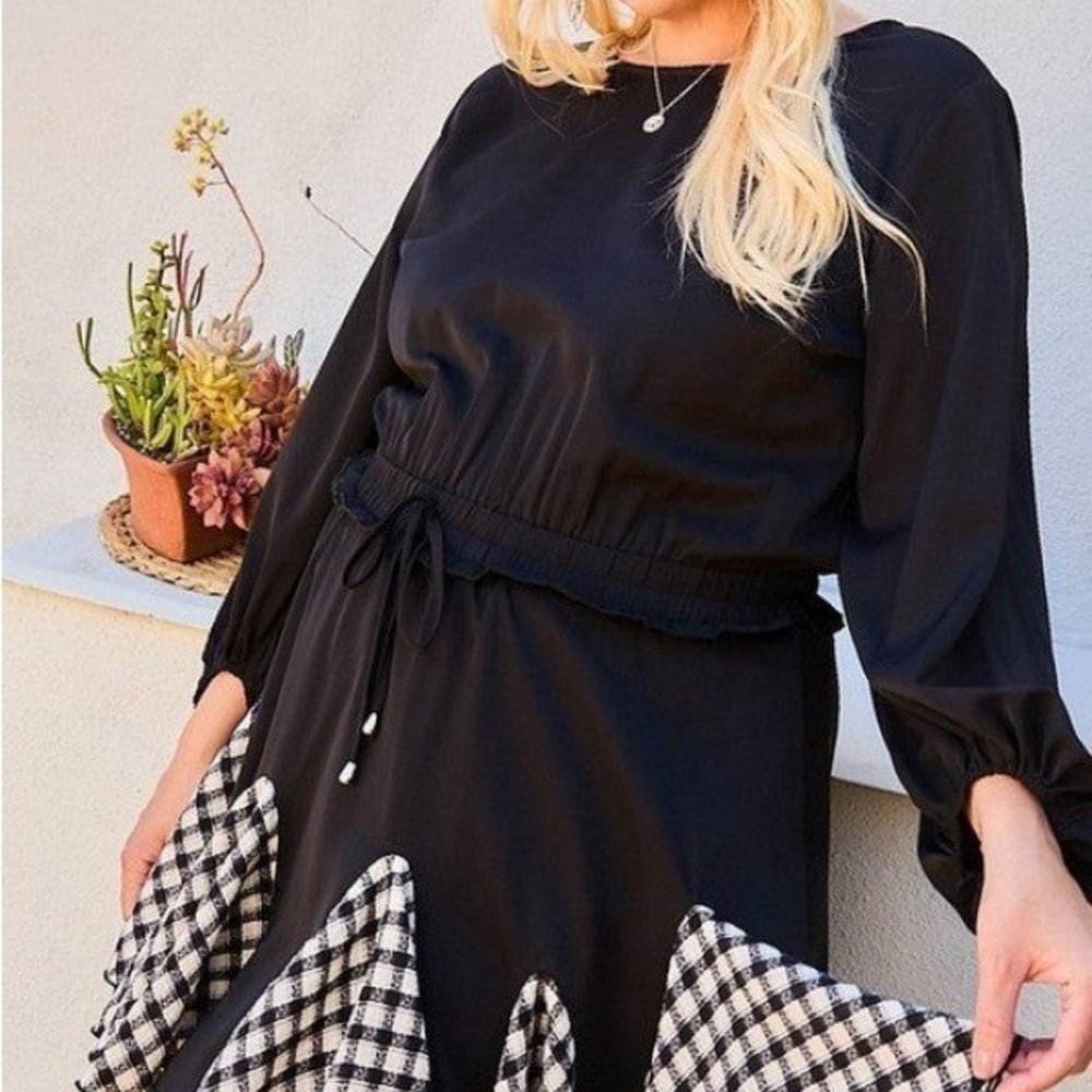 Gingham Ruffle Romper - Picture 3 of 7